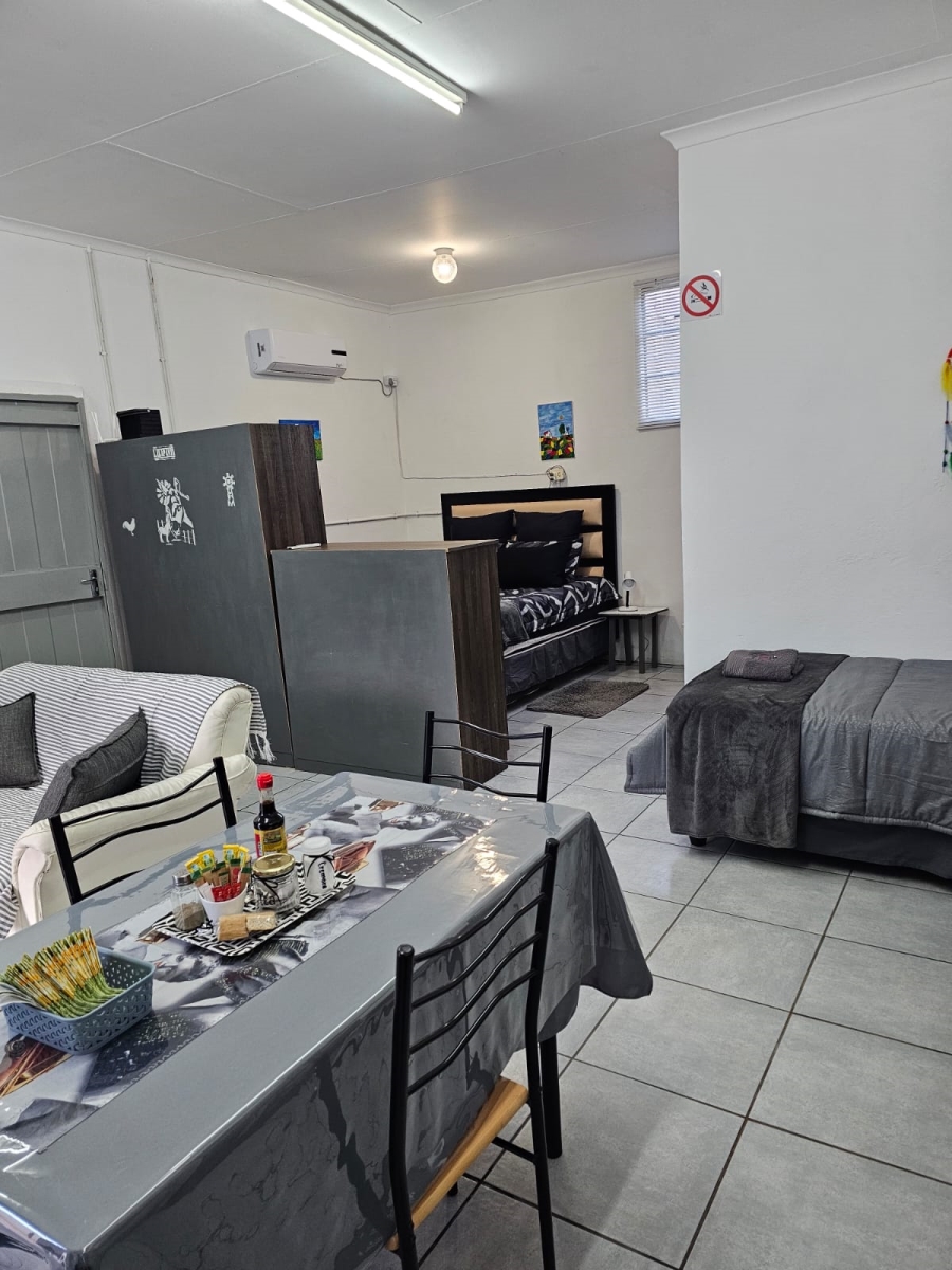 To Let 1 Bedroom Property for Rent in Olifantshoek Northern Cape